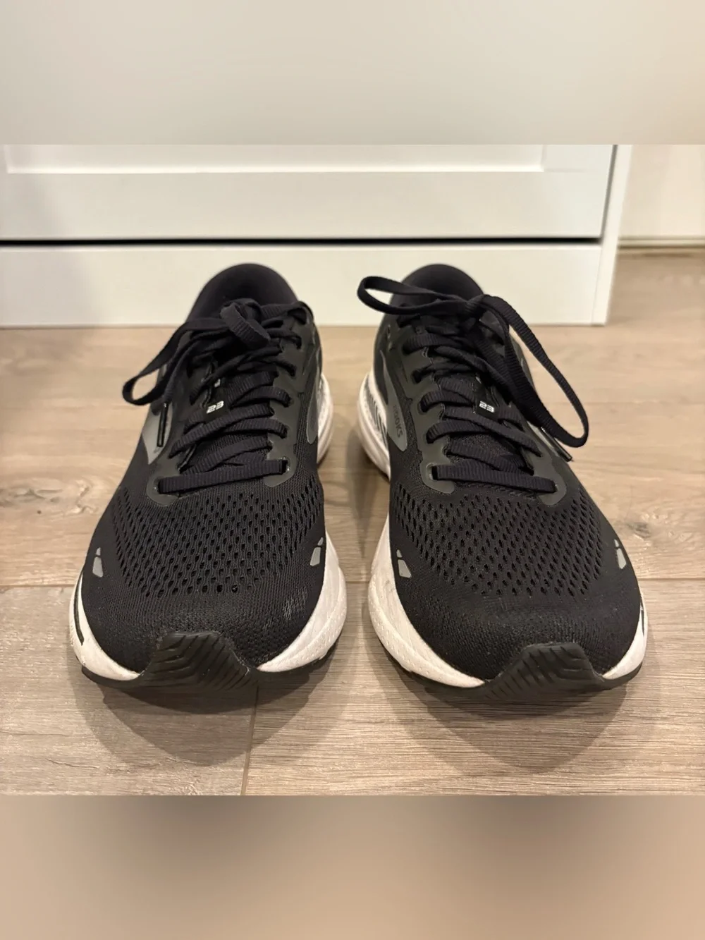 Brooks Adrenaline GTS 23 Womens Size 10B Black Athletic Running Shoes Sneakers